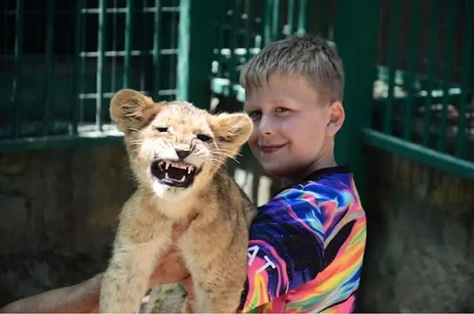 1783770837_photo-with-lion-cubs-panther-safari-alanya.webp